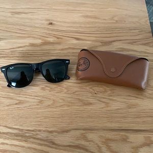 Oversized Rayban Wayfarer